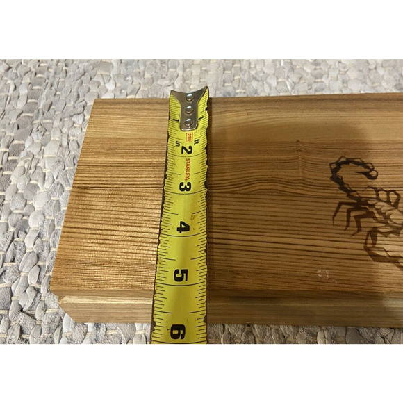 Vintage Scorpion Red & Black Complete 28 pc Domino Set in Wooden Box - Picture 7 of 7